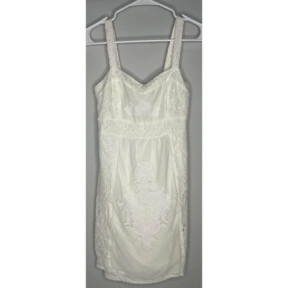 Chelsea & Violet Dresses & Skirts - Chelsea & Violet Floral Lace Summer Dress White XS